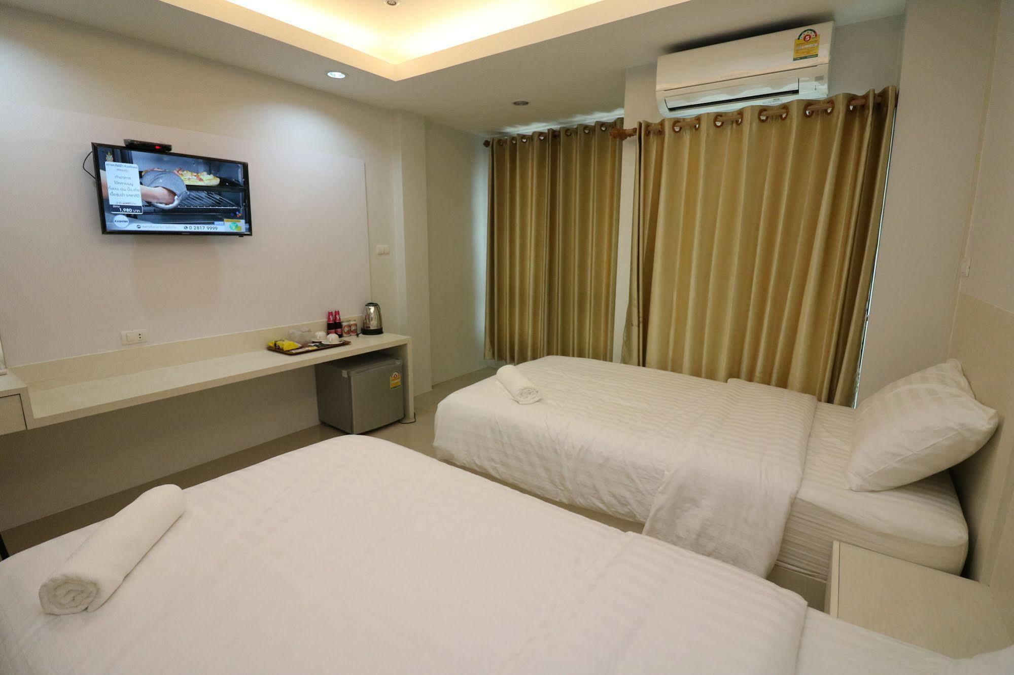 Calivefornia 2016 Hotel Chiang Rai Bagian luar foto
