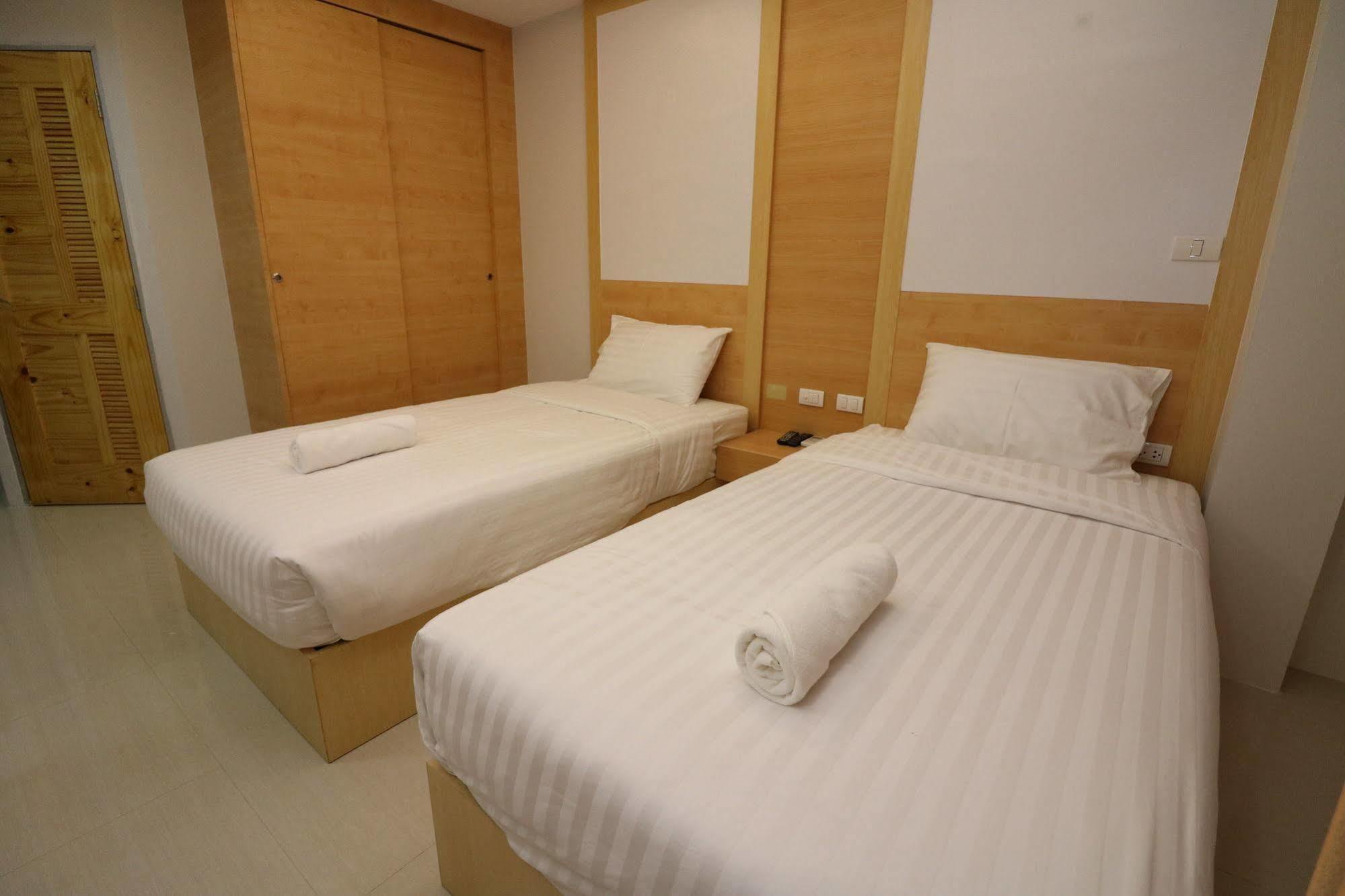 Calivefornia 2016 Hotel Chiang Rai Bagian luar foto